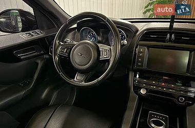 Внедорожник / Кроссовер Jaguar F-Pace 2016 в Киеве