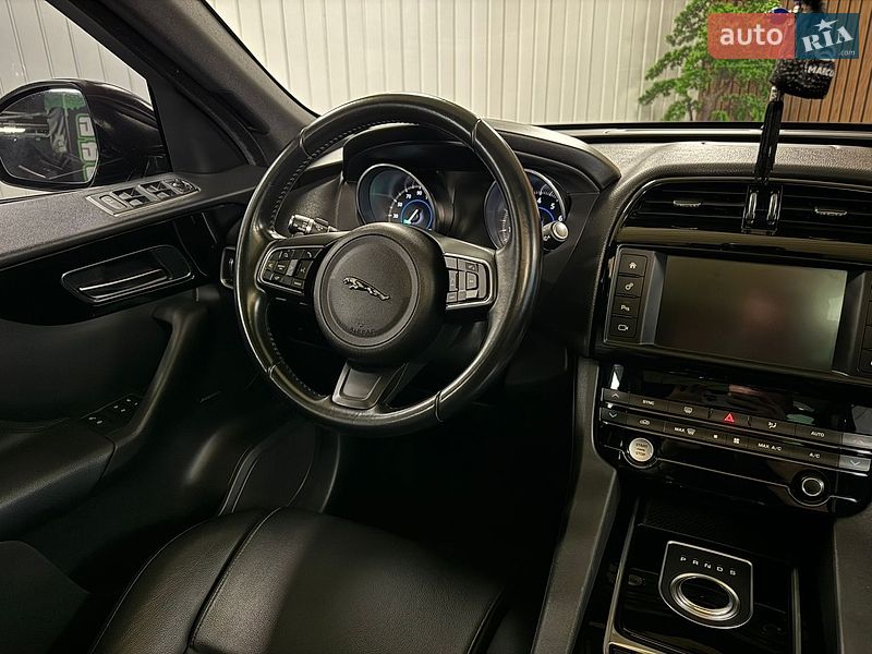 Внедорожник / Кроссовер Jaguar F-Pace 2016 в Киеве
