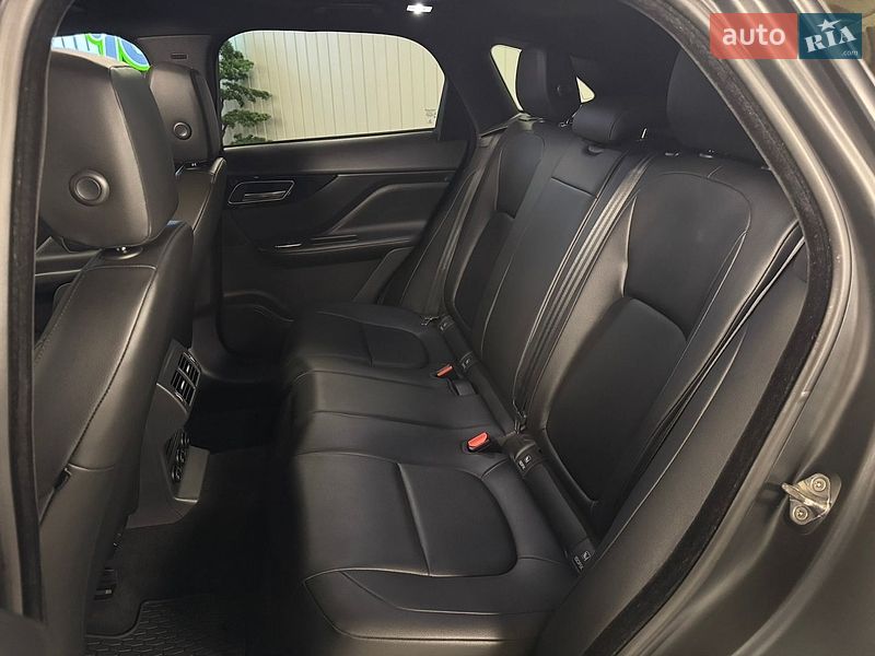 Внедорожник / Кроссовер Jaguar F-Pace 2016 в Киеве
