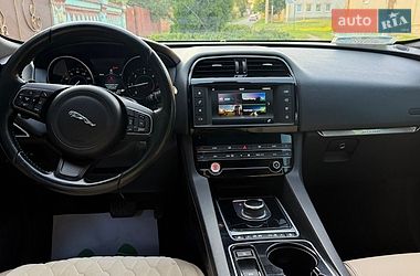 Позашляховик / Кросовер Jaguar F-Pace 2016 в Харкові
