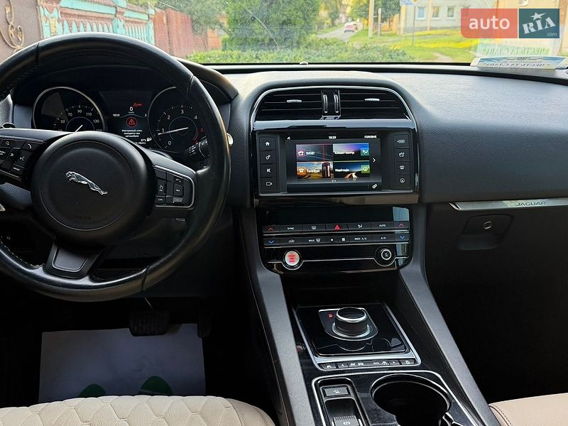 Позашляховик / Кросовер Jaguar F-Pace 2016 в Харкові
