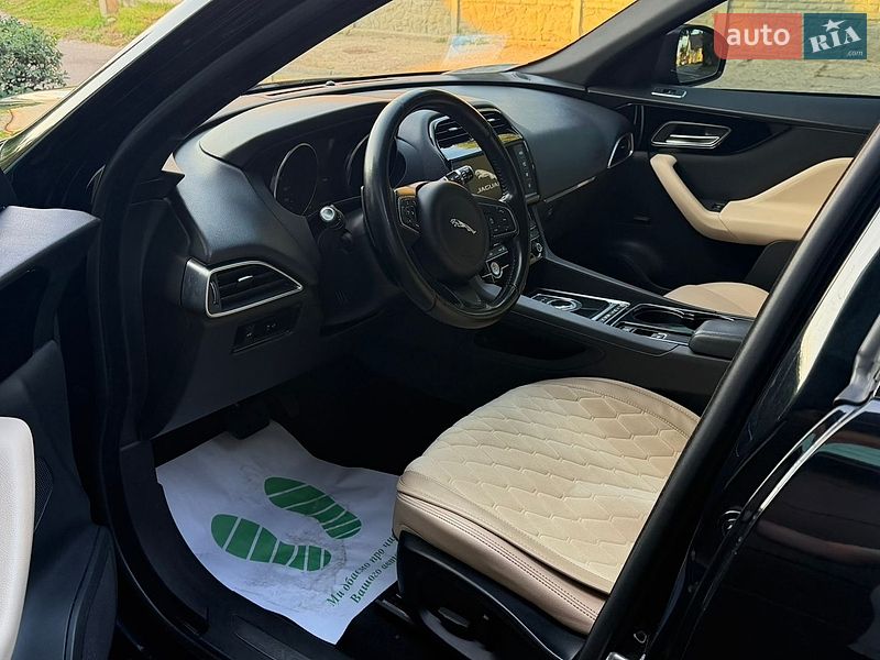 Позашляховик / Кросовер Jaguar F-Pace 2016 в Харкові