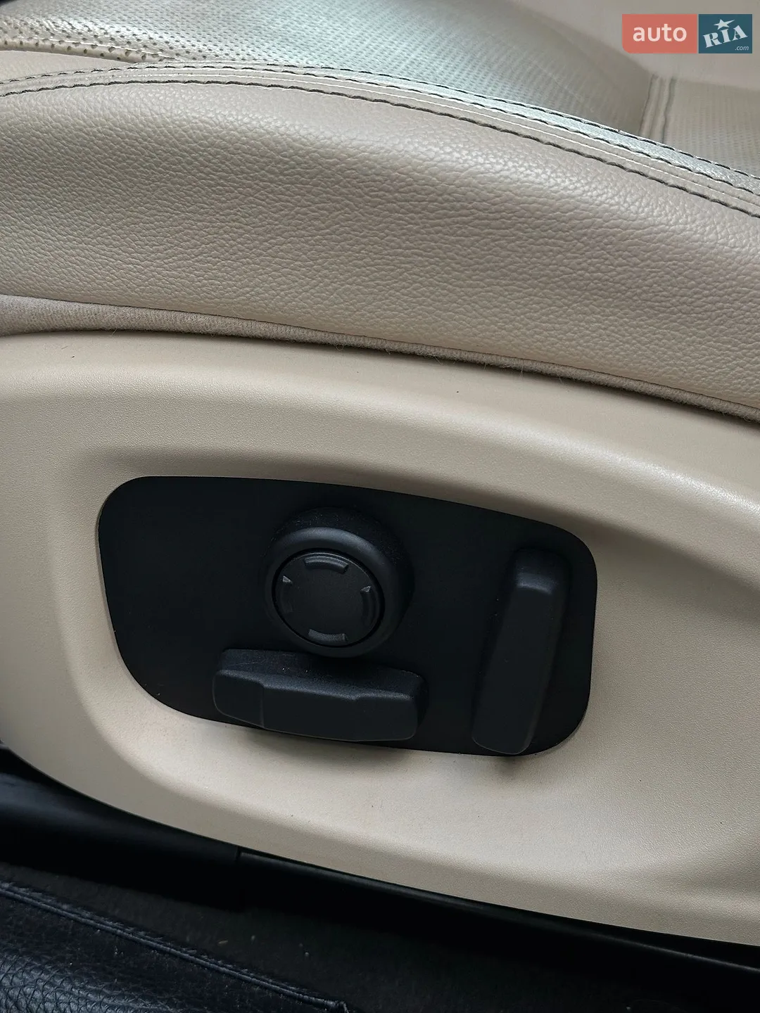 2016 Jaguar F-Pace - мініатюра 26