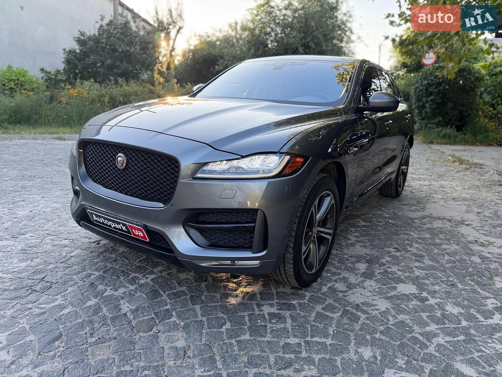 2016 Jaguar F-Pace - фото 1