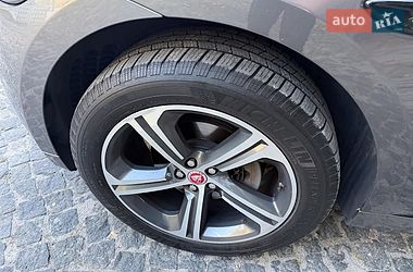 Внедорожник / Кроссовер Jaguar F-Pace 2016 в Киеве