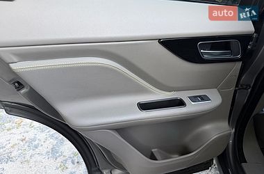 Внедорожник / Кроссовер Jaguar F-Pace 2016 в Киеве