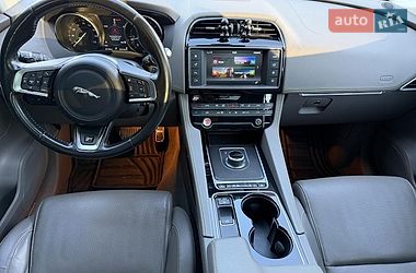 Внедорожник / Кроссовер Jaguar F-Pace 2016 в Киеве