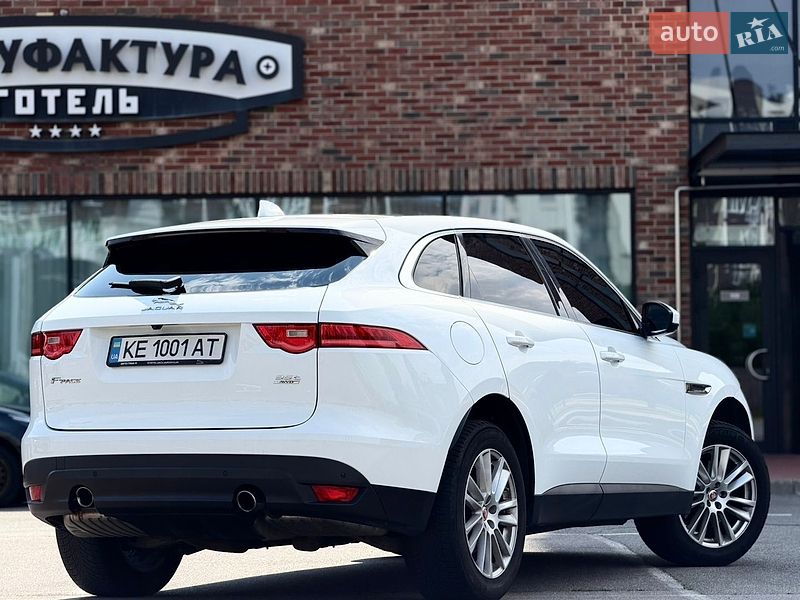 Внедорожник / Кроссовер Jaguar F-Pace 2016 в Киеве