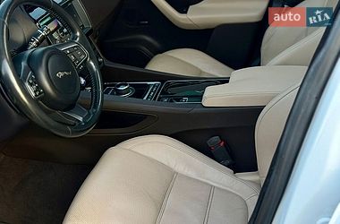 Внедорожник / Кроссовер Jaguar F-Pace 2016 в Киеве