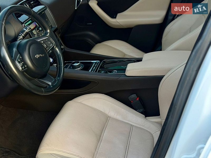Внедорожник / Кроссовер Jaguar F-Pace 2016 в Киеве