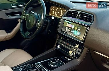 Внедорожник / Кроссовер Jaguar F-Pace 2016 в Киеве