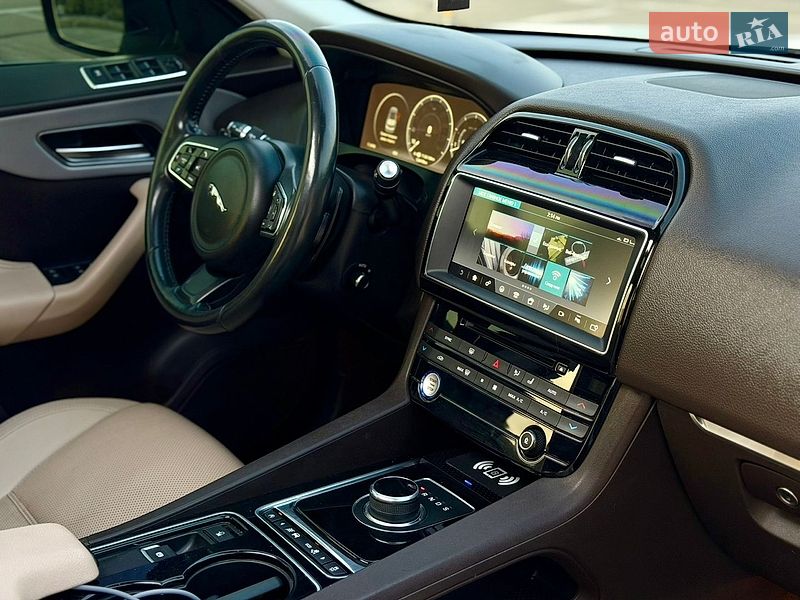 Внедорожник / Кроссовер Jaguar F-Pace 2016 в Киеве