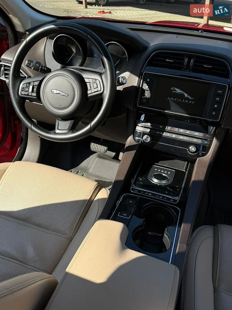 2016 Jaguar F-Pace - мініатюра 10