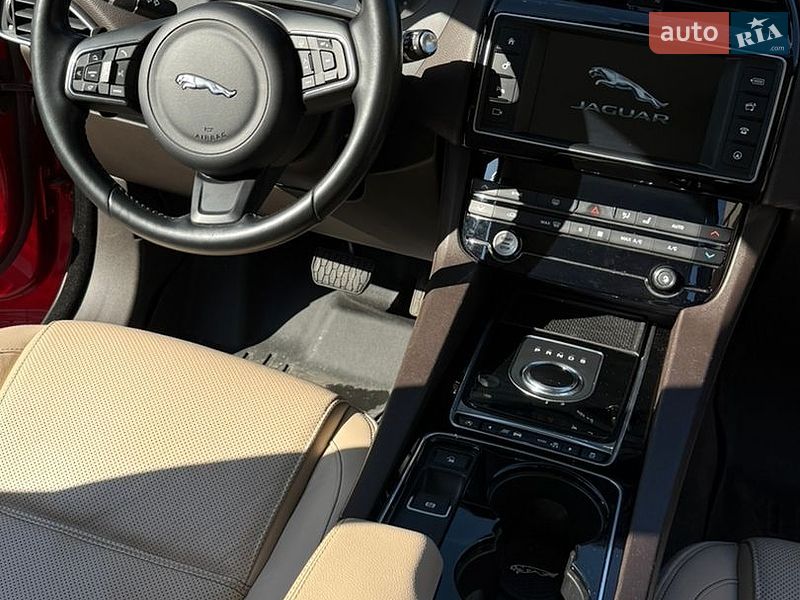 Внедорожник / Кроссовер Jaguar F-Pace 2016 в Харькове