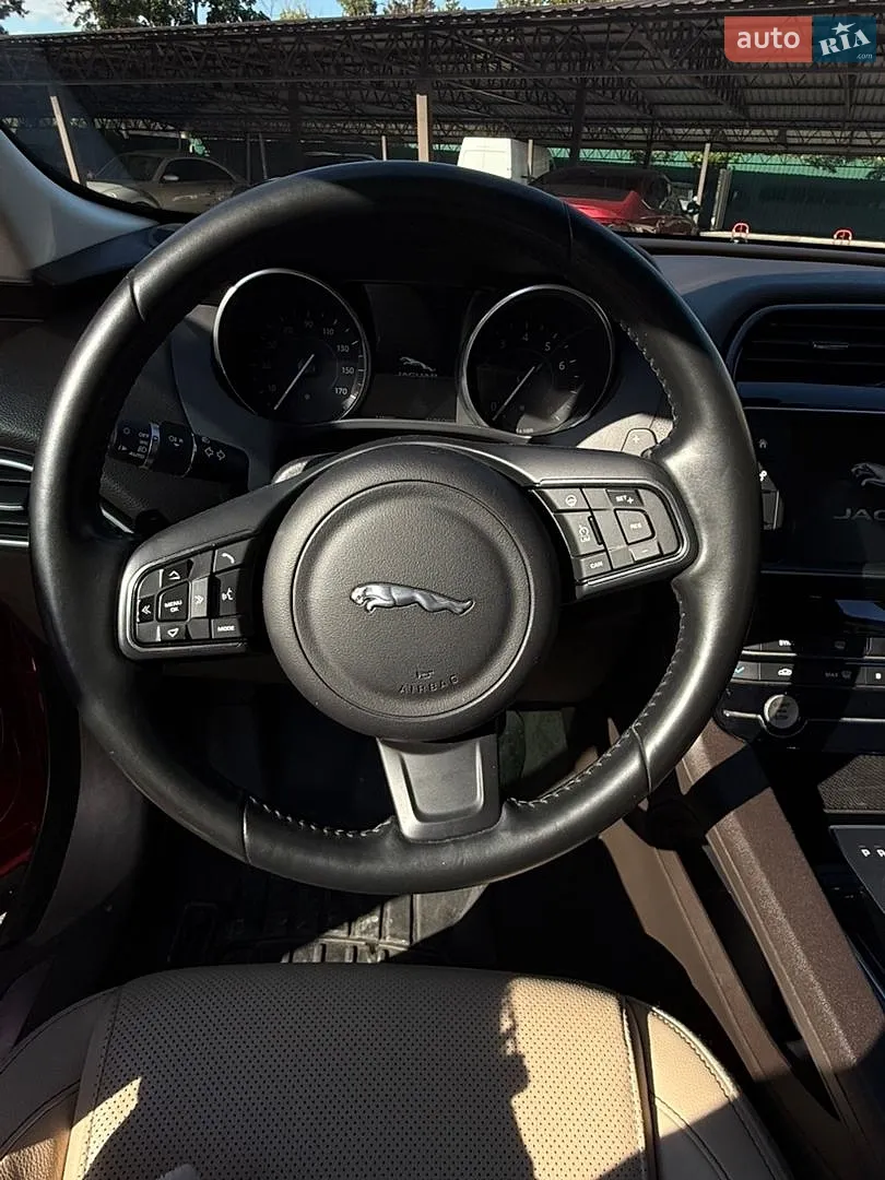 2016 Jaguar F-Pace - мініатюра 11