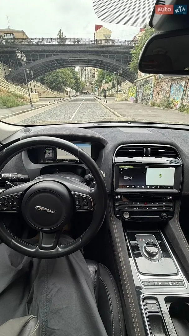 2016 Jaguar F-Pace - мініатюра 21