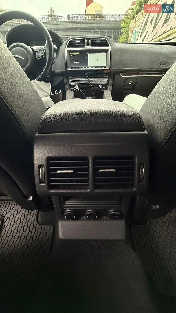 2016 Jaguar F-Pace - мініатюра 29