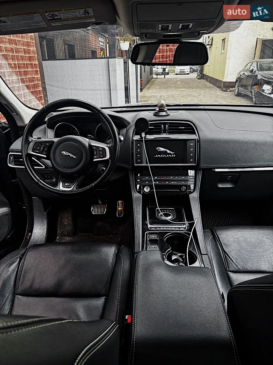 2016 Jaguar F-Pace - мініатюра 14