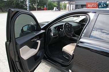 Внедорожник / Кроссовер Jaguar F-Pace 2016 в Нововолынске