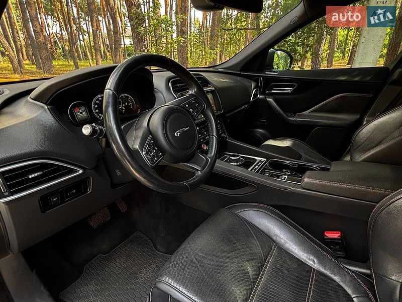 Внедорожник / Кроссовер Jaguar F-Pace 2016 в Белогородке