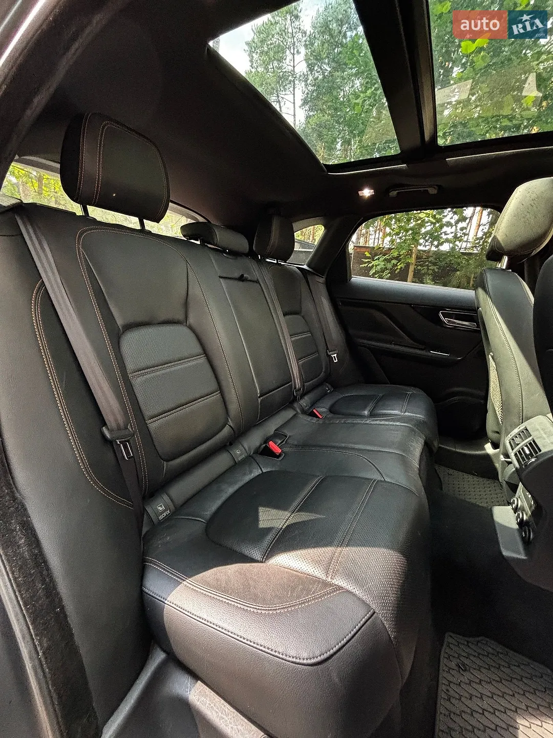 2016 Jaguar F-Pace - мініатюра 22