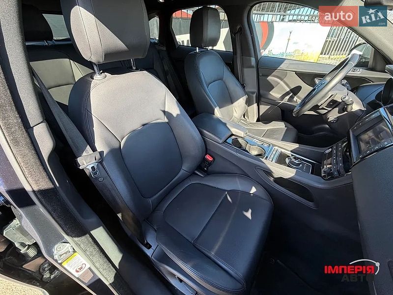 Позашляховик / Кросовер Jaguar F-Pace 2016 в Києві