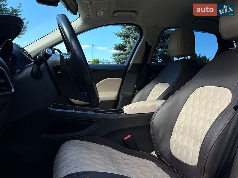 Внедорожник / Кроссовер Jaguar F-Pace 2017 в Львове фото 9 Внедорожник / Кроссовер Jaguar F-Pace 2017 в Львове