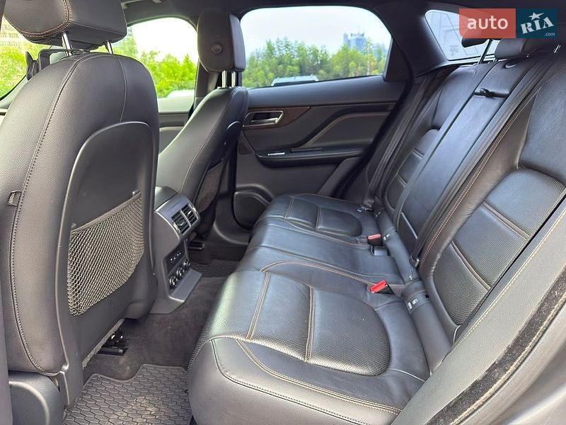 Позашляховик / Кросовер Jaguar F-Pace 2016 в Києві