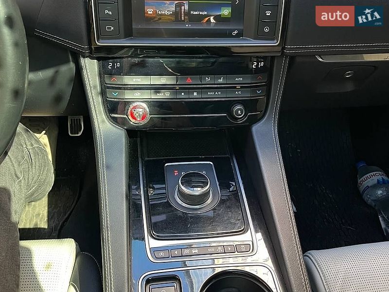 Внедорожник / Кроссовер Jaguar F-Pace 2016 в Киеве
