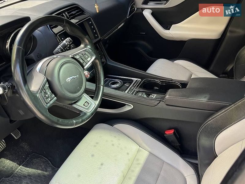 Внедорожник / Кроссовер Jaguar F-Pace 2016 в Киеве