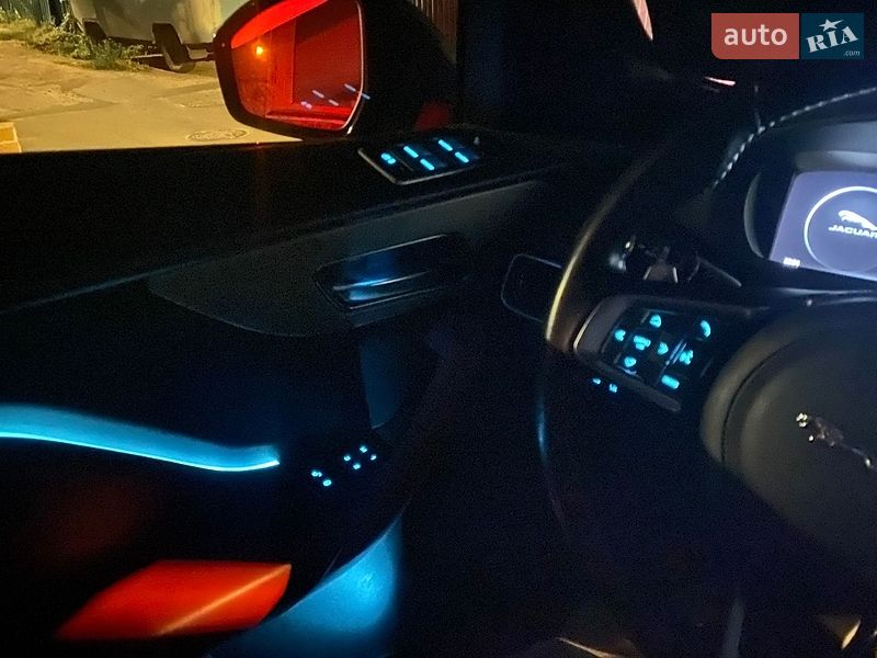Внедорожник / Кроссовер Jaguar F-Pace 2017 в Киеве