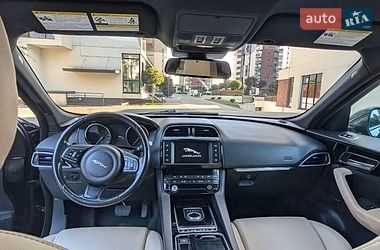 Позашляховик / Кросовер Jaguar F-Pace 2017 в Івано-Франківську