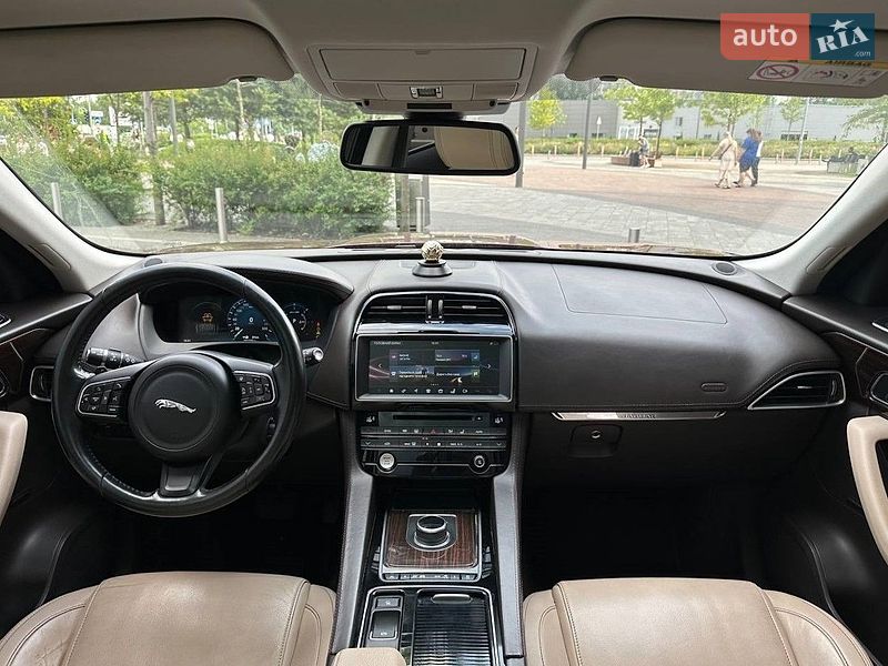 Внедорожник / Кроссовер Jaguar F-Pace 2016 в Киеве фото 24 Внедорожник / Кроссовер Jaguar F-Pace 2016 в Киеве