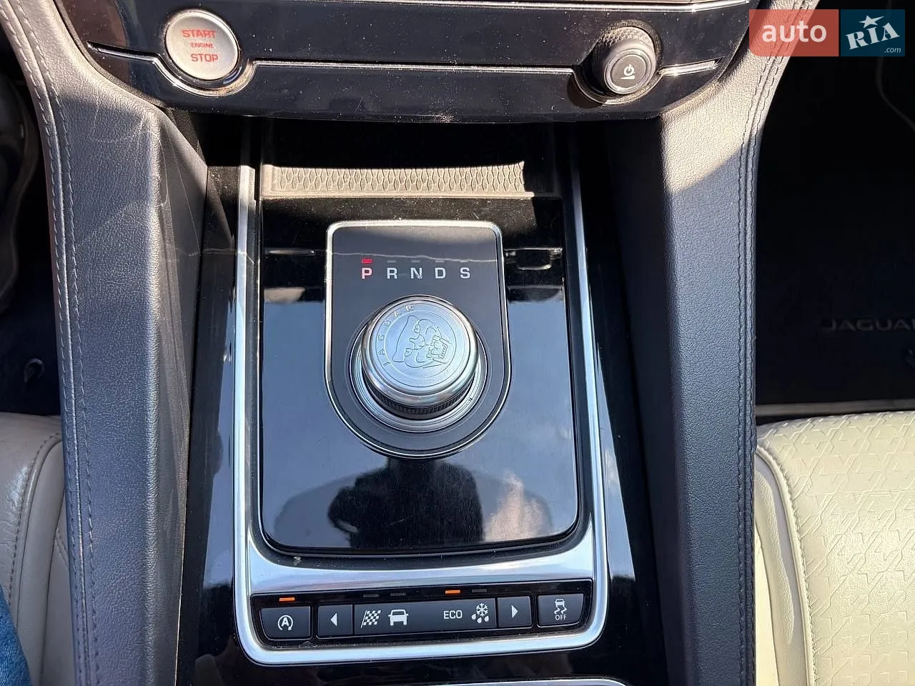 2016 Jaguar F-Pace - мініатюра 17