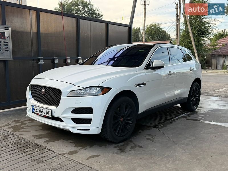 Jaguar F-Pace 2016