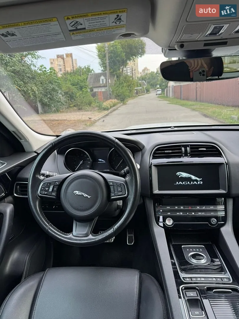 2018 Jaguar F-Pace - мініатюра 19