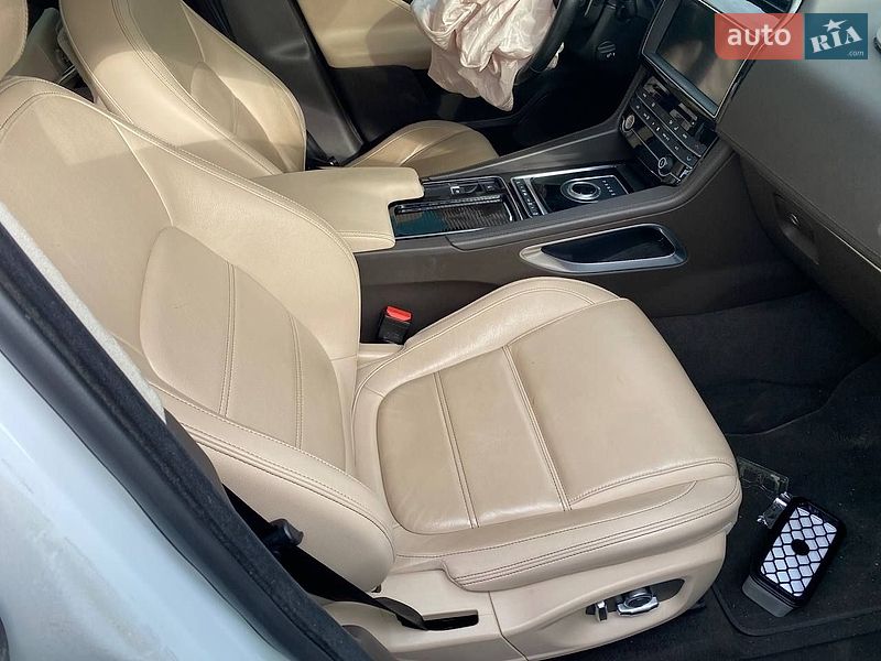 Позашляховик / Кросовер Jaguar F-Pace 2019 в Львові