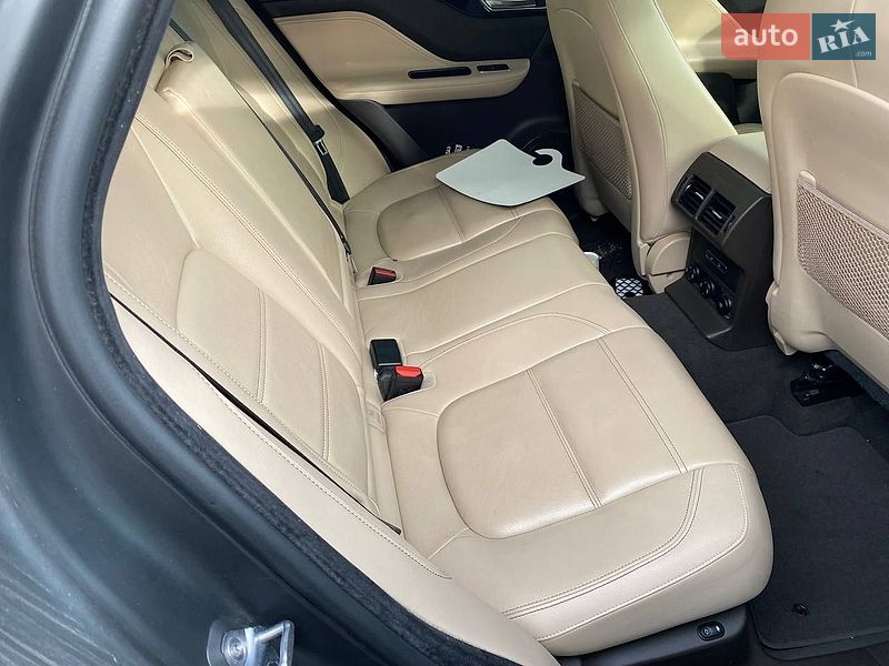 Позашляховик / Кросовер Jaguar F-Pace 2019 в Львові
