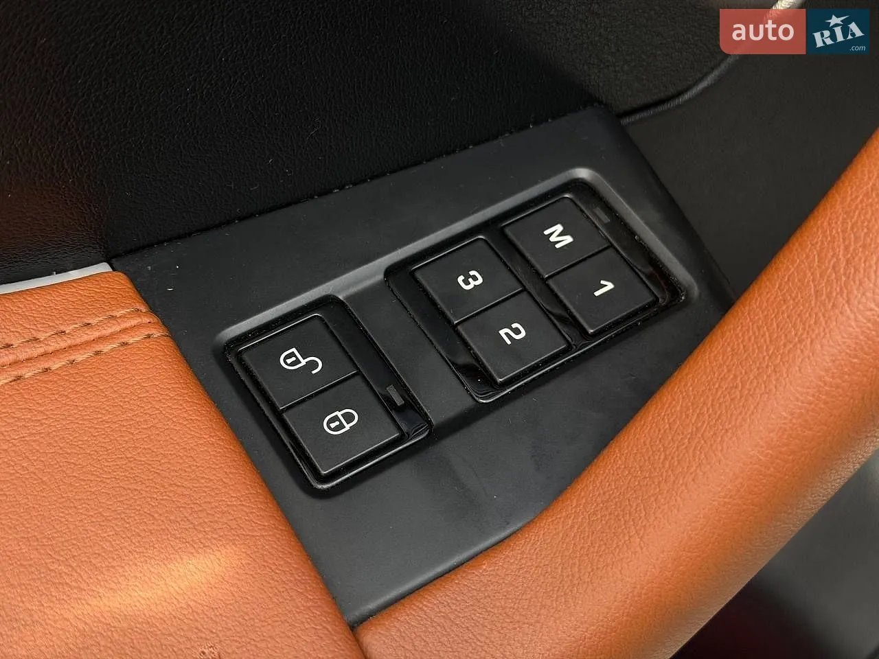 2016 Jaguar F-Pace - мініатюра 18