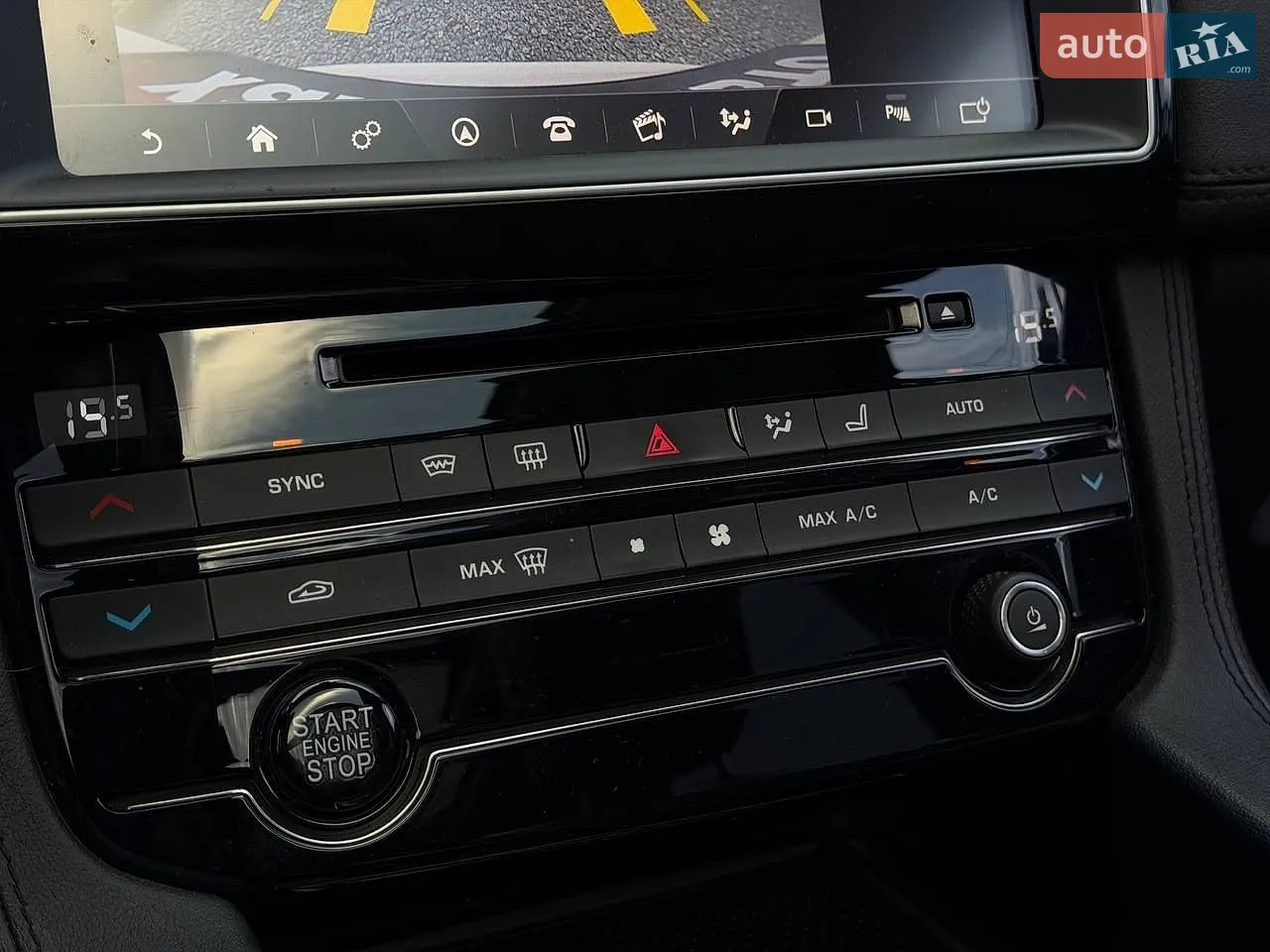 2016 Jaguar F-Pace - мініатюра 24
