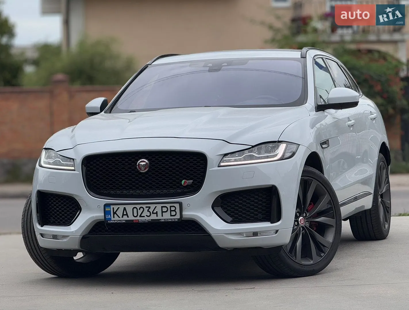 2016 Jaguar F-Pace - фото 1
