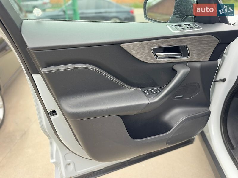 Внедорожник / Кроссовер Jaguar F-Pace 2016 в Бердичеве