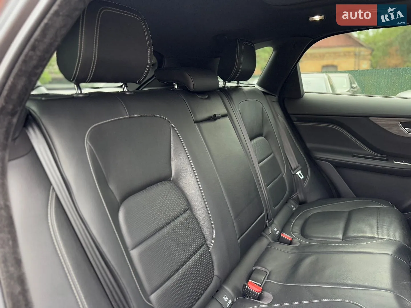 2016 Jaguar F-Pace - мініатюра 30