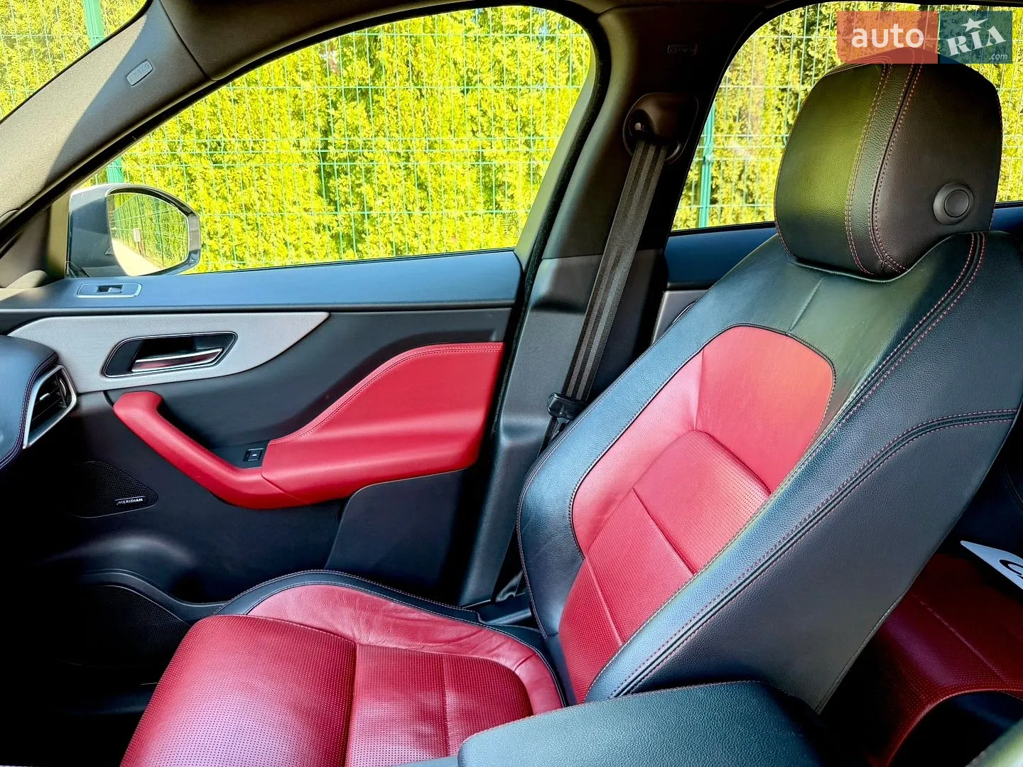 2017 Jaguar F-Pace - мініатюра 29