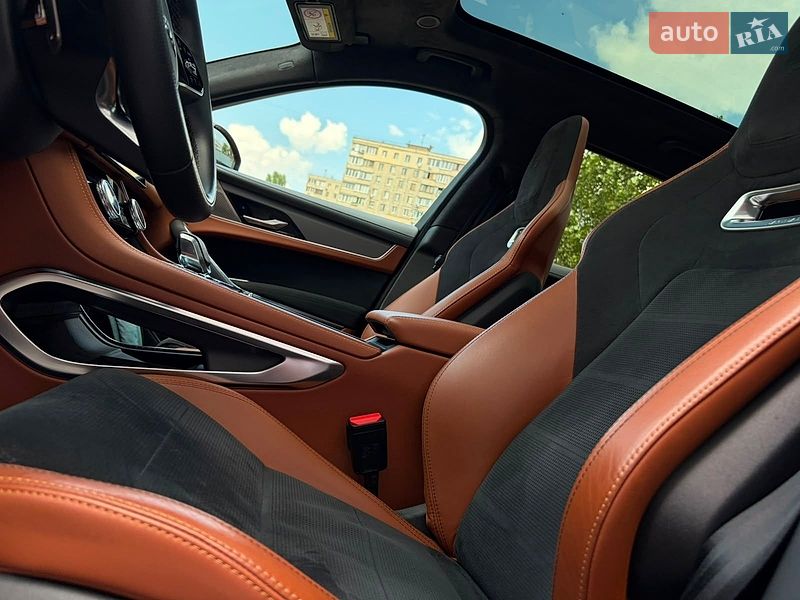 Позашляховик / Кросовер Jaguar F-Pace 2023 в Києві