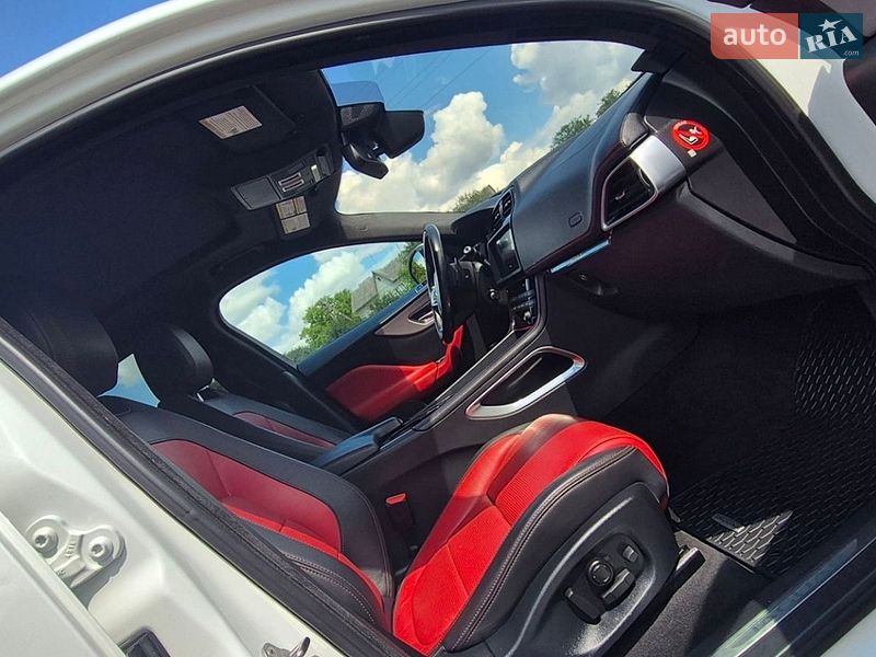 Внедорожник / Кроссовер Jaguar F-Pace 2017 в Дубно
