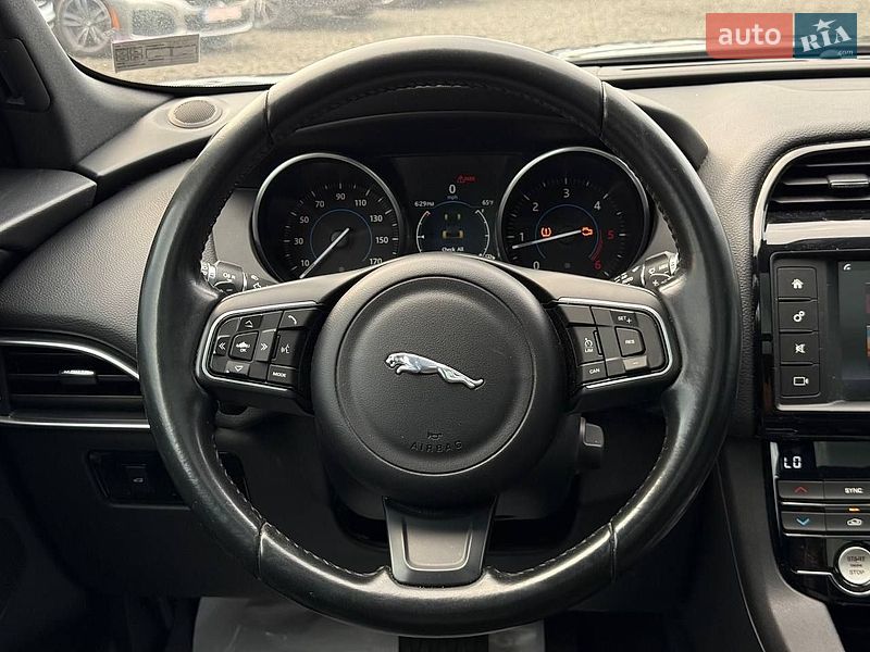 Позашляховик / Кросовер Jaguar F-Pace 2016 в Луцьку