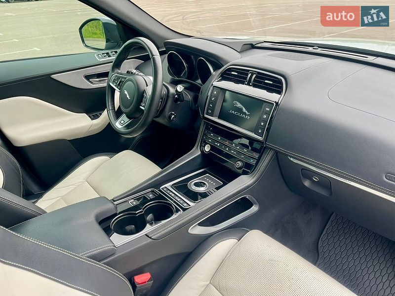 Позашляховик / Кросовер Jaguar F-Pace 2017 в Рівному