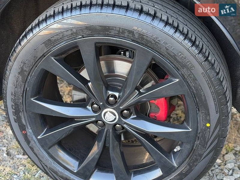 Позашляховик / Кросовер Jaguar F-Pace 2019 в Києві