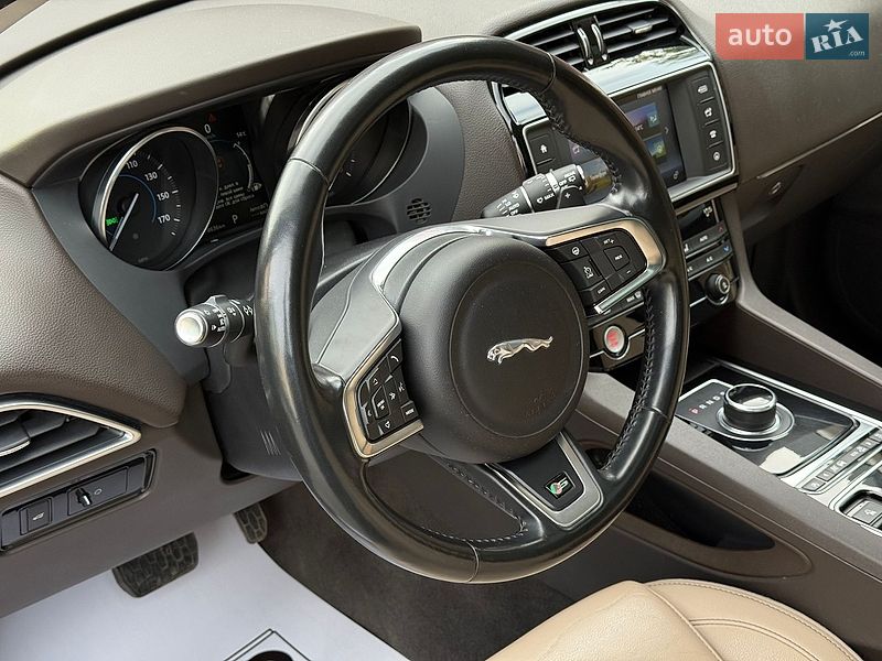 Позашляховик / Кросовер Jaguar F-Pace 2016 в Одесі